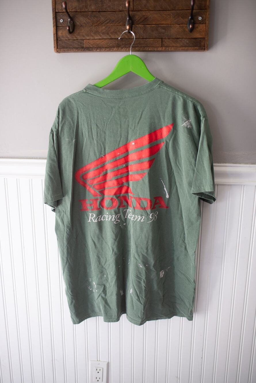 URBAN OUTFITTERS Honda Racing Team 98 Paint Splatter Graphic Tee Medium